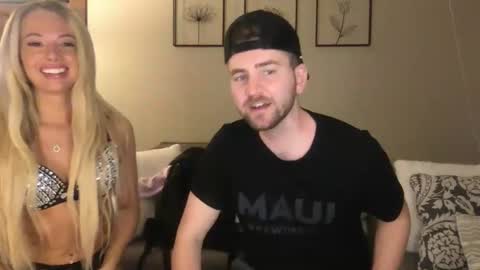 xoprincesspeachxo online show from 12-14-25, 11:20