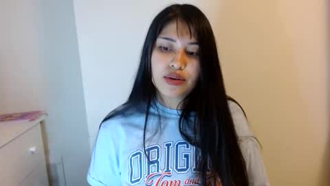 Snapshot of xoxxobeauty chatting on 11-06-25, 02:01 xoxxobeauty online show from 11-06-25, 02:01