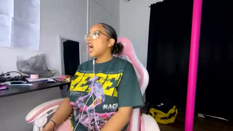 xStarGazingx online show from 04-10-26, 11:20