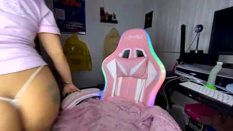 xStarGazingx online show from 04-15-26, 06:42