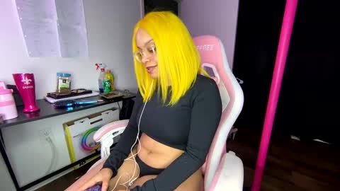 xStarGazingx online show from 05-01-26, 04:28