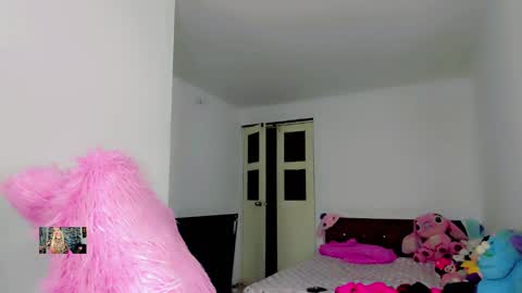 Snapshot of xthesexyboyx chatting on 02-06-25, 07:56 Femboy Exotic online show from 02-06-25, 07:56