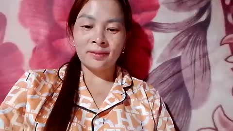 xuxulove00 online show from 10-04-25, 01:36