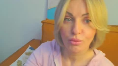xvaleriax0 online show from 02-19-26, 04:58