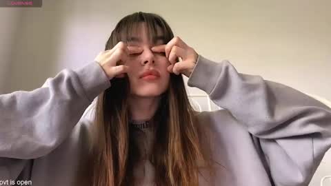 Snapshot of xx_lily chatting on 05-14-26, 12:23 Lily online show from 05-14-26, 12:23