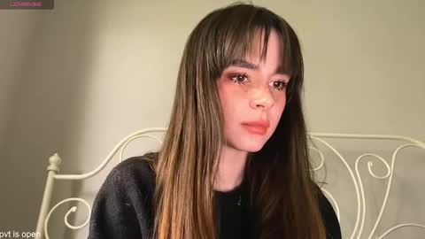 Snapshot of xx_lily chatting on 05-15-26, 12:23 Lily online show from 05-15-26, 12:23