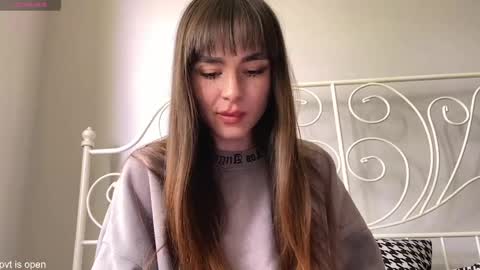 Snapshot of xx_lily chatting on 06-05-26, 10:54 Lily online show from 06-05-26, 10:54