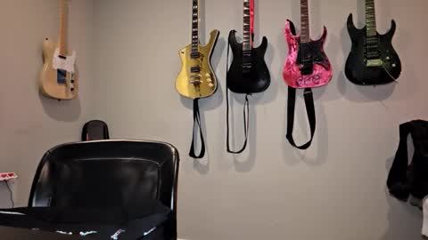 Snapshot of xxbadcatxx chatting on 11-24-25, 03:39 XxBADCATxX online show from 11-24-25, 03:39