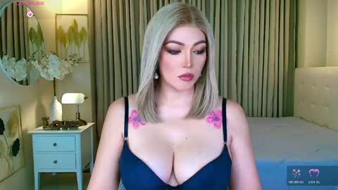 Snapshot of xxbedroombeautyxx chatting on 05-10-26, 11:21 MISS NATALIA online show from 05-10-26, 11:21