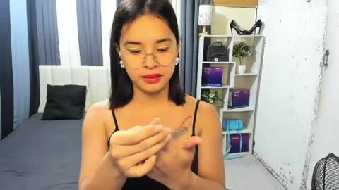 Snapshot of xxbigcockchloexx chatting on 06-05-26, 05:18 CHLOES ROOM online show from 06-05-26, 05:18