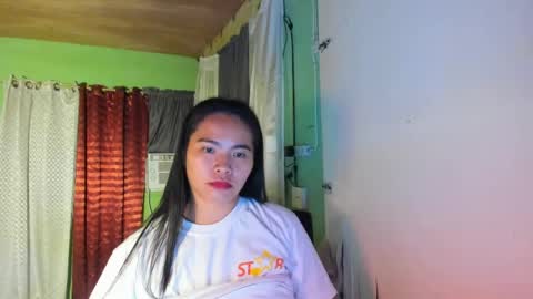 Snapshot of xxhotfilipinaxx chatting on 06-18-26, 11:47 hamda online show from 06-18-26, 11:47