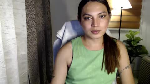 Snapshot of xxjulielovesyouxx chatting on 12-06-24, 12:16 July online show from 12-06-24, 12:16