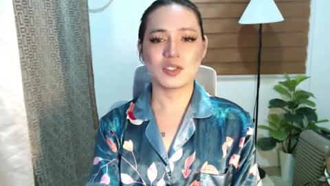 Snapshot of xxjulielovesyouxx chatting on 03-08-25, 10:11 July online show from 03-08-25, 10:11