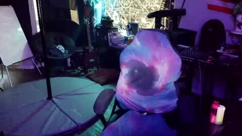 Lilith online show from 06-25-26, 12:54
