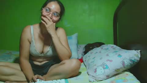 Snapshot of xxsexypinayxx chatting on 02-15-25, 08:22 xxsexypinayxx online show from 02-15-25, 08:22