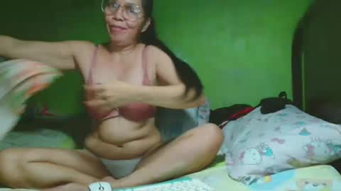 Snapshot of xxsexypinayxx chatting on 02-18-25, 07:54 xxsexypinayxx online show from 02-18-25, 07:54