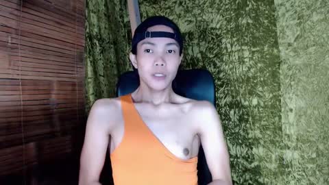 Snapshot of xxskinny_alonzoxx chatting on 02-25-25, 05:04 Ali online show from 02-25-25, 05:04