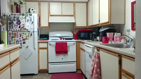 Strawberry Jane online show from 01-14-25, 10:44