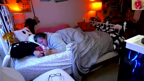 Strawberry Jane online show from 10-10-25, 09:58