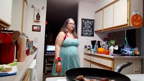 Strawberry Jane online show from 11-06-25, 08:32