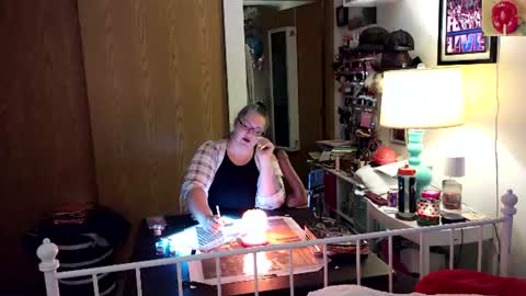 Strawberry Jane online show from 06-25-26, 04:23
