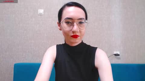 Snapshot of xxx_goddes_xxx chatting on 09-16-25, 07:20 Andariel online show from 09-16-25, 07:20