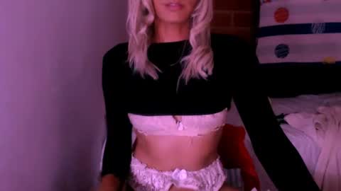 Snapshot of xxxanonymousloverxxx chatting on 04-30-26, 05:14 Chiara online show from 04-30-26, 05:14
