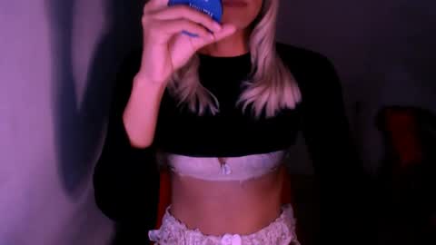 Snapshot of xxxanonymousloverxxx chatting on 05-24-26, 06:18 Chiara online show from 05-24-26, 06:18