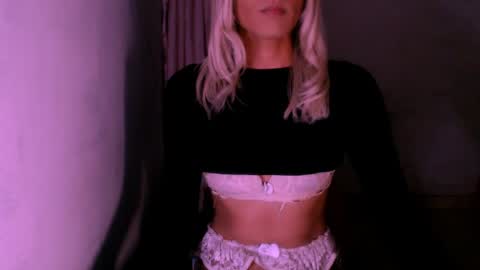 Snapshot of xxxanonymousloverxxx chatting on 05-24-26, 06:24 Chiara online show from 05-24-26, 06:24
