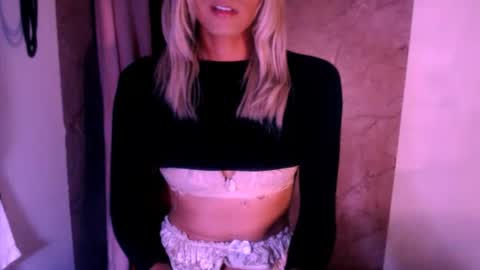 Snapshot of xxxanonymousloverxxx chatting on 06-05-26, 06:52 Chiara online show from 06-05-26, 06:52