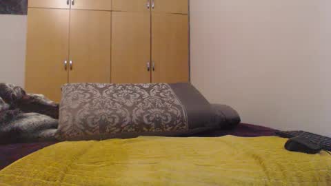 Ayanda online show from 11-12-25, 01:44