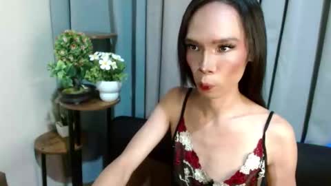 Snapshot of xxxfuckgirlyumsxxx chatting on 04-27-26, 08:34 Your Princess Yums online show from 04-27-26, 08:34