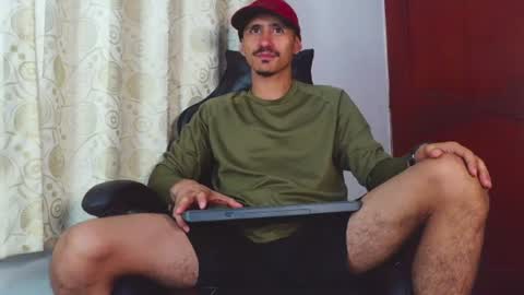 Snapshot of xxxhome_alonexxx chatting on 07-09-26, 07:29 Kev online show from 07-09-26, 07:29