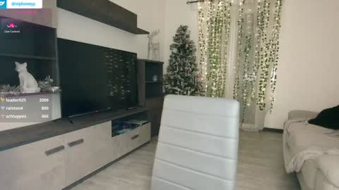 Snapshot of xxxhoneyxx chatting on 01-07-25, 03:57 Onlyfanz online show from 01-07-25, 03:57