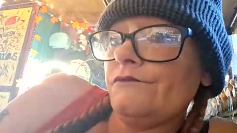 Snapshot of xxxqueenmandydickenz chatting on 01-13-26, 08:58 XXXQueenMandyDickenz online show from 01-13-26, 08:58