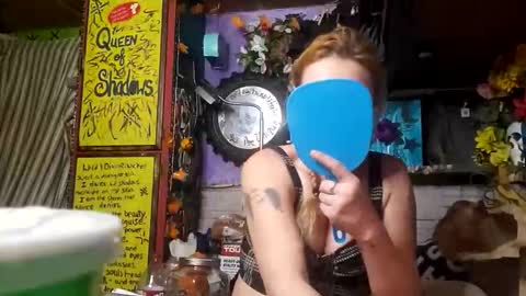 Snapshot of xxxqueenmandydickenz chatting on 02-25-26, 02:10 XXXQueenMandyDickenz online show from 02-25-26, 02:10