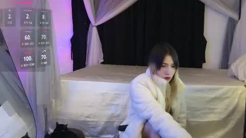 Snapshot of xxxvandersexxx chatting on 06-17-26, 10:17 July and Fer online show from 06-17-26, 10:17