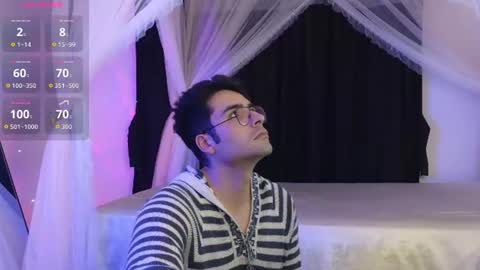 Snapshot of xxxvandersexxx chatting on 07-23-26, 08:01 July and Fer online show from 07-23-26, 08:01