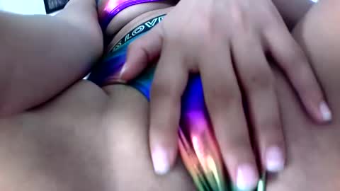 Snapshot of xxxvibesxo chatting on 02-27-25, 05:02 Lil Luna online show from 02-27-25, 05:02