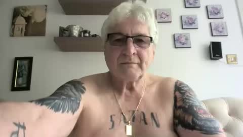 Snapshot of xxxxpeter55 chatting on 06-01-26, 12:51 xxxxpeter55 online show from 06-01-26, 12:51