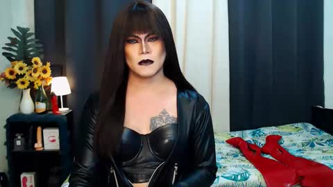 QueenMarina online show from 10-30-25, 10:32