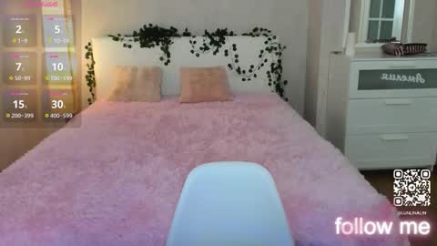 Lina online show from 10-15-25, 01:11