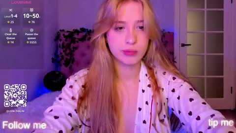 Lina online show from 11-09-25, 09:07