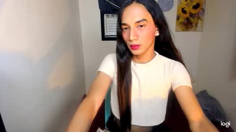 Snapshot of y_spicyhotbella chatting on 06-05-26, 03:51 Bella online show from 06-05-26, 03:51