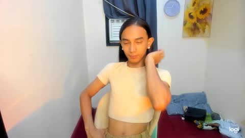 Snapshot of y_spicyhotbella chatting on 06-07-26, 03:16 Bella online show from 06-07-26, 03:16
