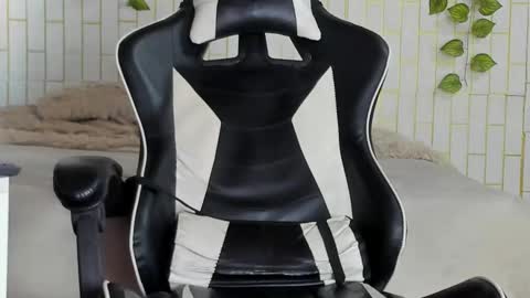 Snapshot of yacksson_lawrence chatting on 02-17-26, 02:57 yacksson_lawrence online show from 02-17-26, 02:57