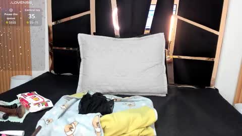 Yahaira online show from 12-15-25, 02:10