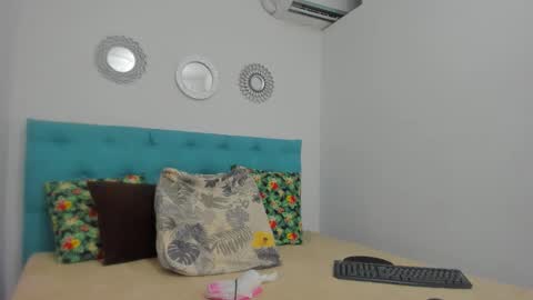 yaiza_sexylovee online show from 03-15-26, 01:44