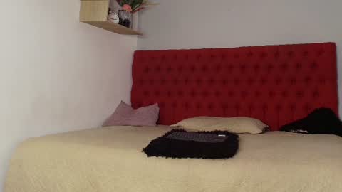 Snapshot of yamile_nieto chatting on 06-10-26, 12:37 yamile_nieto online show from 06-10-26, 12:37