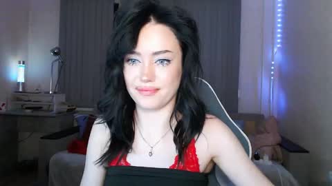 Snapshot of yamilean chatting on 04-25-26, 12:24 Yami online show from 04-25-26, 12:24